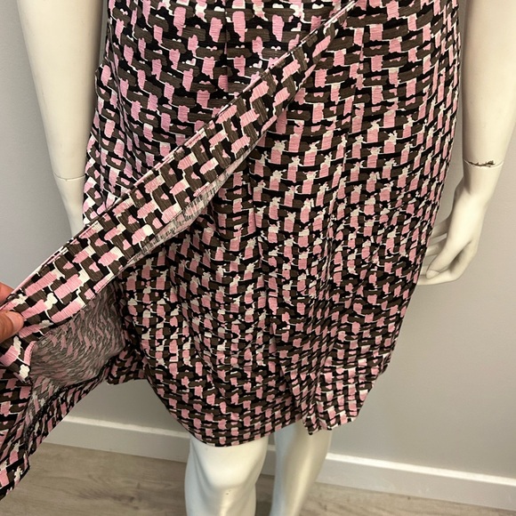 Banana Republic Silk Blend  Strapless Dress in Pink and Black Pattern. Pockets - Picture 11 of 16